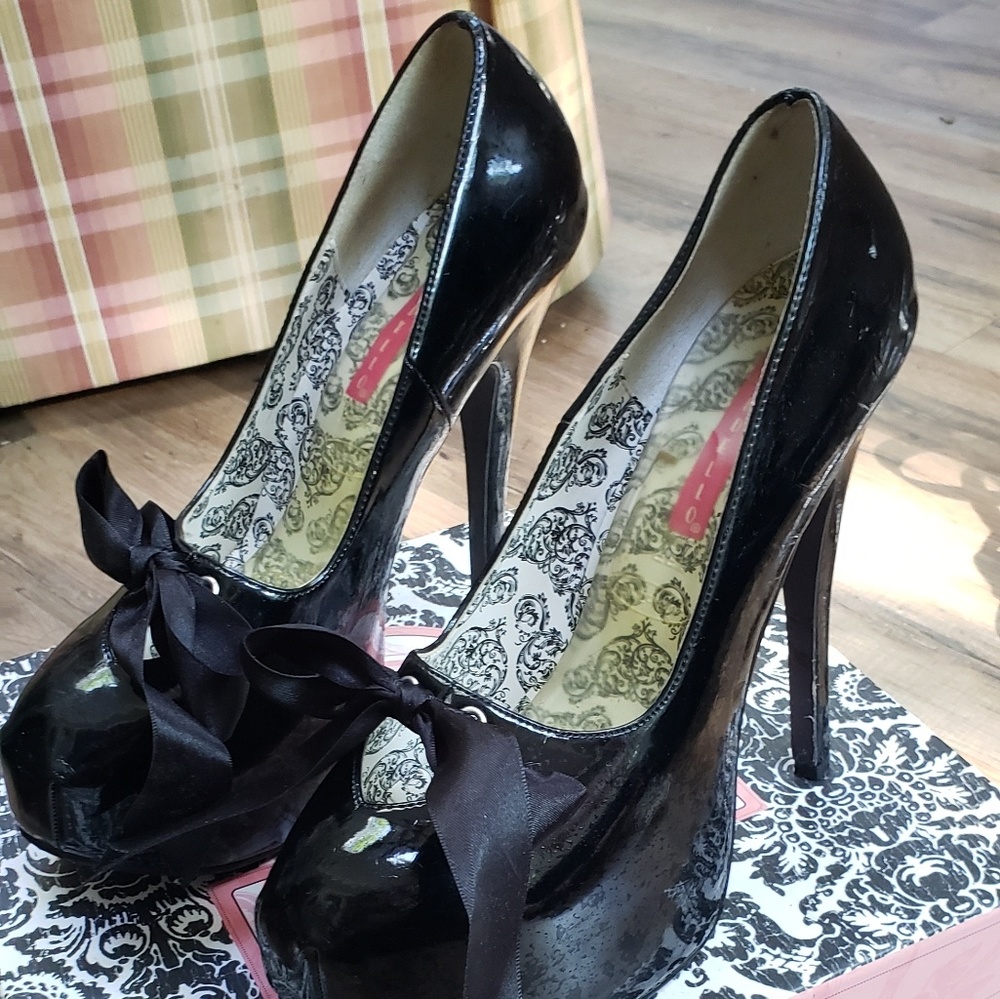 Bordello shoes